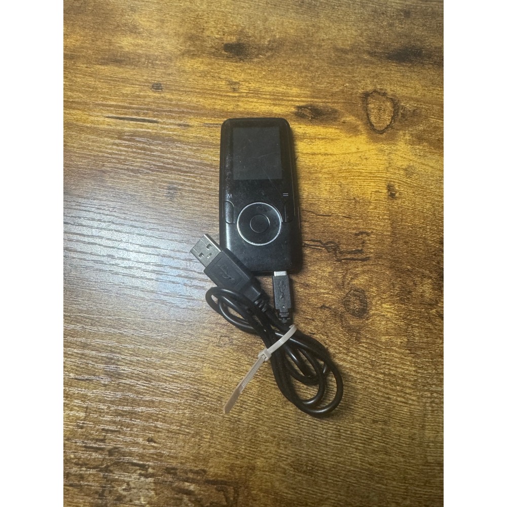 Coby MP620-4G Video MP3 Player 4GB Black with USB Cable‎ and FM Radio
